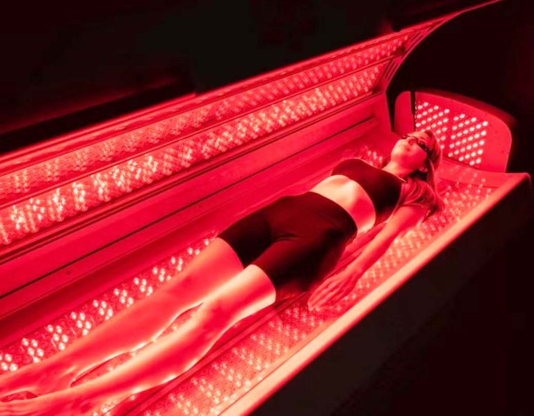 Red-Light-therapy-01-768x599