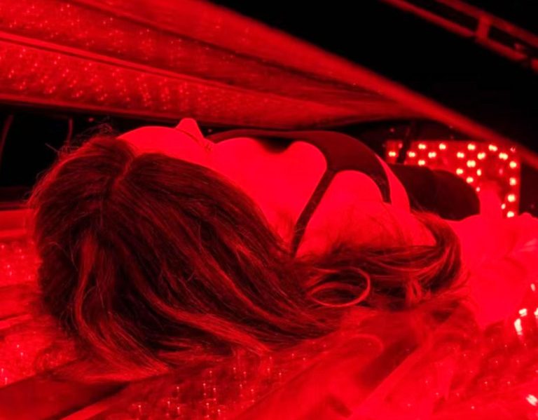 Red-Light-therapy-05-768x599